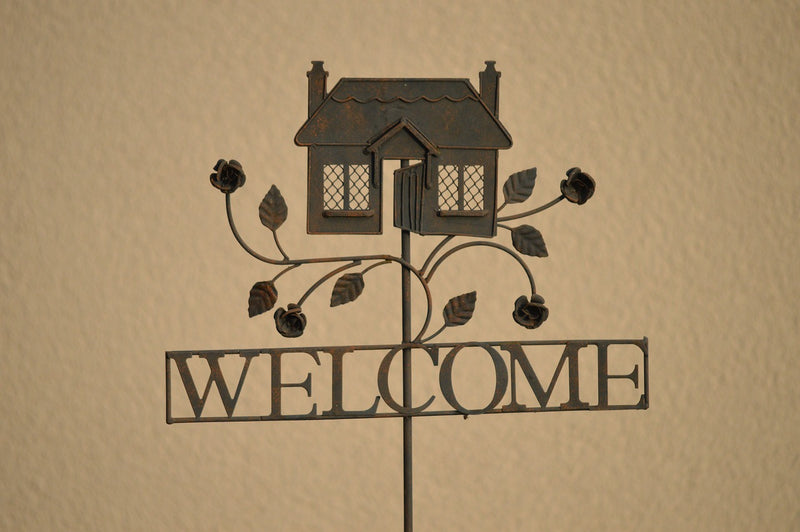 Welcome Guests to Your Ranch with an Entrance Sign!